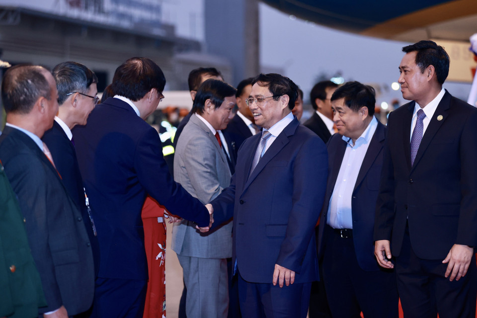 Lễ đón Thủ tướng Phạm Minh Chính tại Vientiane, Lào. (Ảnh: Dương Giang/TTXVN)