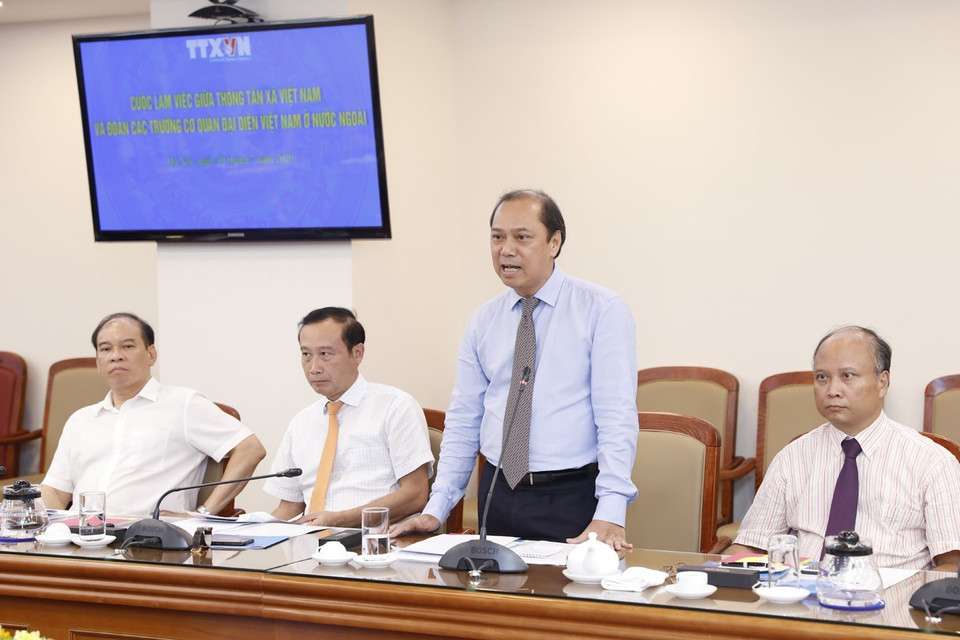 Thứ trưởng Bộ Ngoại giao Nguyễn Quốc Dũng phát biểu. (Ảnh: Dương Giang/TTXVN)