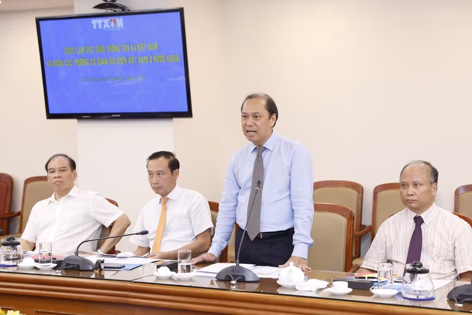 Thứ trưởng Bộ Ngoại giao Nguyễn Quốc Dũng phát biểu. (Ảnh: Dương Giang/TTXVN)
