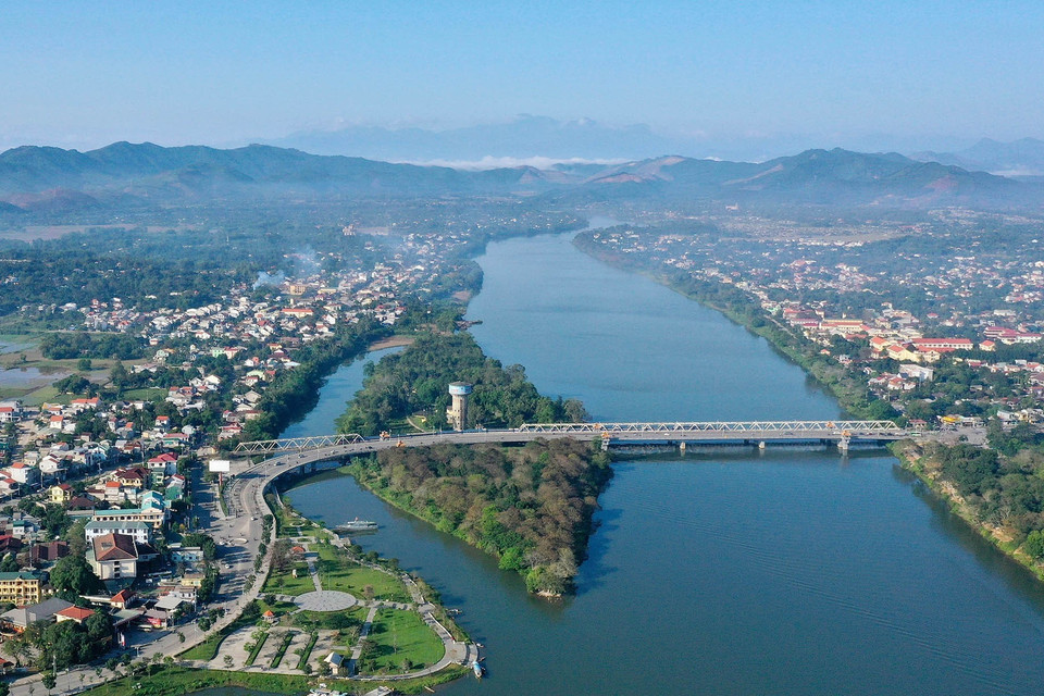 Khu văn hóa đa năng Dã Viên với diện tích khoảng 10,5ha, có thiết kế mang tính chất truyền thống, bảo tồn các giá trị lịch sử trong khu vực, phù hợp với cảnh quan; hình thành một điểm nhấn mỹ quan trên sông Hương, góp phần thực hiện chủ trương xây dựng Thừa Thiên-Huế xanh, sạch, sáng và đề án "Huế - thành phố bốn mùa hoa." (Ảnh: Hồ Cầu/TTXVN)