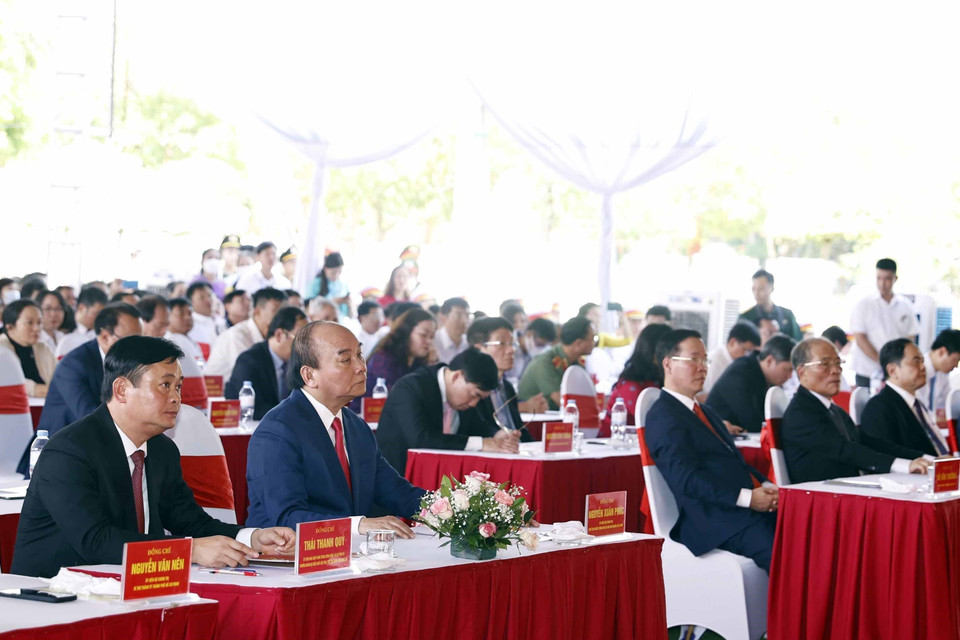 Chủ tịch nước Nguyễn Xuân Phúc dự Lễ kỷ niệm 120 năm Ngày sinh Tổng Bí thư Lê Hồng Phong. (Ảnh: Thống Nhất/TTXVN)