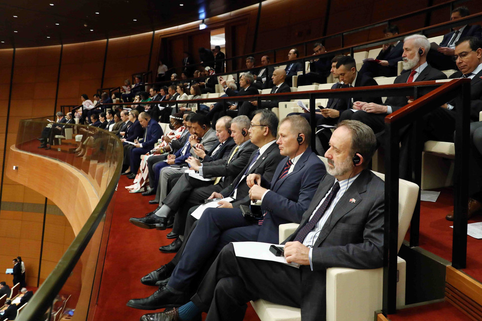 Đại diện các cơ quan ngoại giao, tổ chức quốc tế tại Hà Nội tham dự phiên khai mạc. (Ảnh: Phạm Kiên/TTXVN)