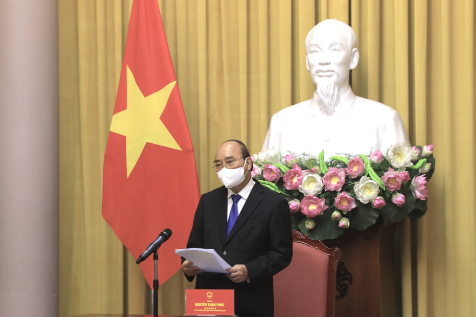 Chủ tịch nước Nguyễn Xuân Phúc phát biểu tại buổi tiếp các đại sứ, trưởng cơ quan đại diện Việt Nam tại nước ngoài chuẩn bị lên đường nhận nhiệm vụ. (Ảnh: Lâm Khánh/TTXVN)