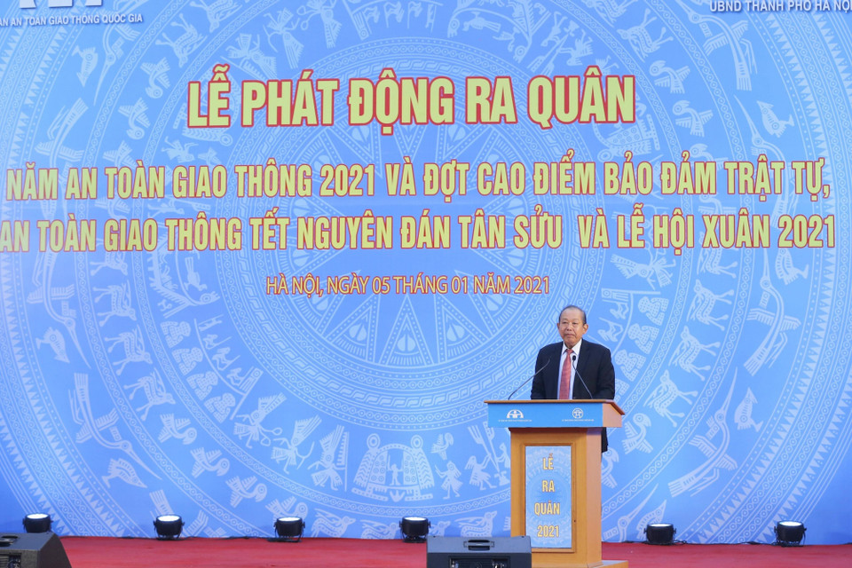 Phó Thủ tướng Thường trực Chính phủ Trương Hòa Bình phát động Năm An toàn giao thông 2021. (Ảnh: Doãn Tấn/TTXVN)