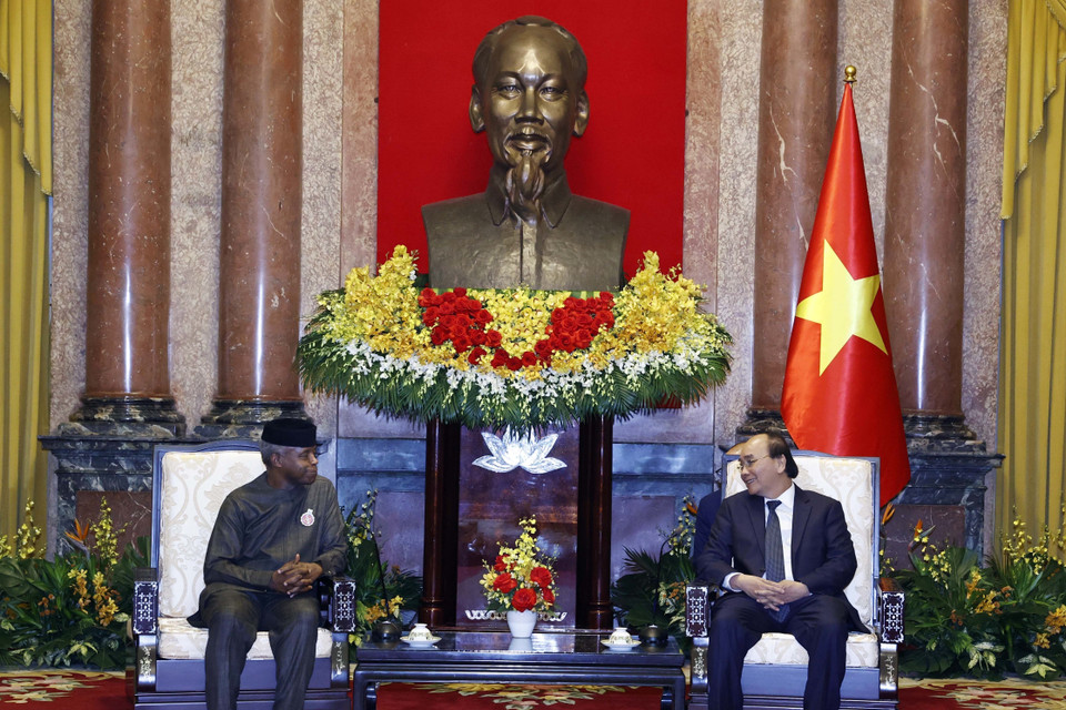 Chủ tịch nước Nguyễn Xuân Phúc tiếp Phó Tổng thống Cộng hòa Liên bang Nigeria Yemi Osinbajo. (Ảnh: Thống Nhất/TTXVN)