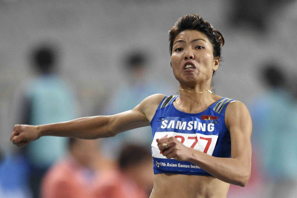 Nữ vận động viên Bùi Thị Thu Thảo giành huy chương vàng điền kinh nội dung nhảy xa tại ASIAD 2018, được vinh danh Công dân Thủ đô ưu tú năm 2018. (Ảnh: TTXVN phát)