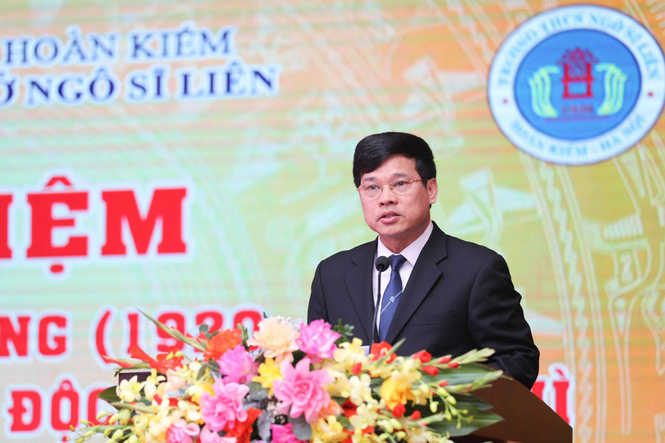 Phó Chủ tịch Ủy ban Nhân dân thành phố Hà Nội Ngô Văn Quý phát biểu tại lễ kỷ niệm. (Ảnh: Thanh Tùng/TTXVN)