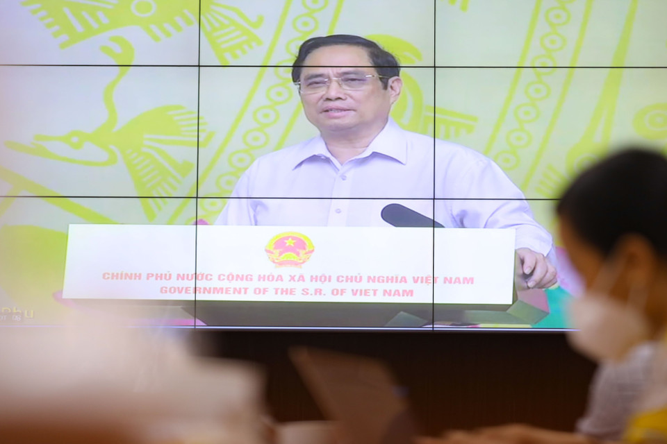 Thủ tướng Chính phủ Phạm Minh Chính phát động chương trình Sóng và máy tính cho em. (Ảnh chụp từ điểm cầu Bộ Giáo dục và Đào tạo. Nguồn: Thanh Tùng/TTXVN)