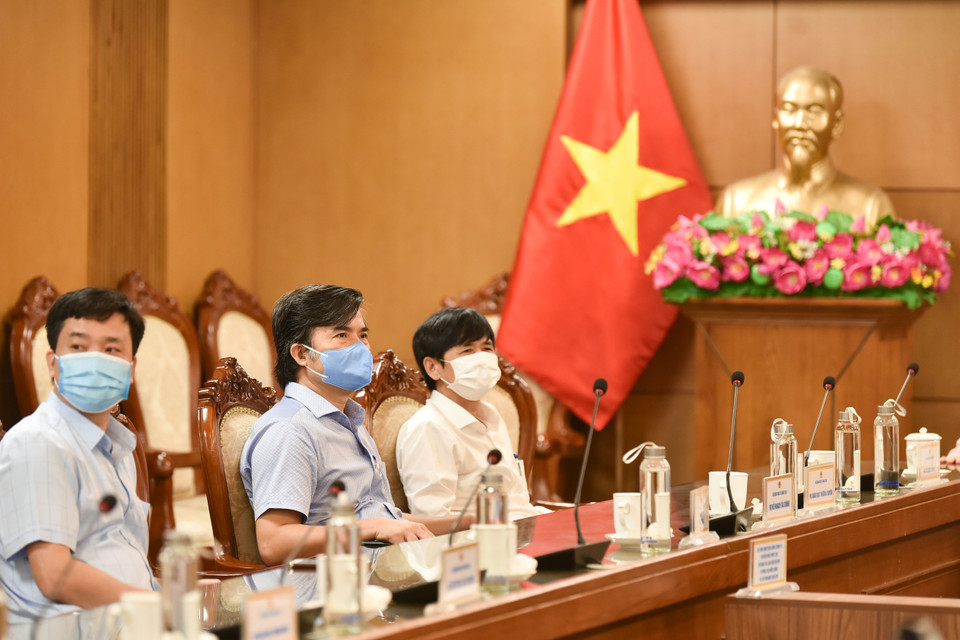 Đại biểu dự chương trình tại điểm cầu Bộ Giáo dục và Đào tạo trong chương trình phát động. (Ảnh: Thanh Tùng/TTXVN)