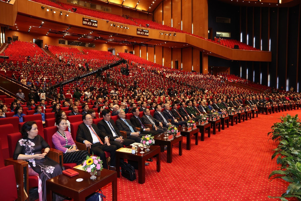 Tổng Bí thư, Chủ tịch nước Nguyễn Phú Trọng cùng các đồng chí lãnh đạo, nguyên lãnh đạo Đảng và Nhà nước tham dự buổi lễ. (Ảnh: Trí Dũng/TTXVN)