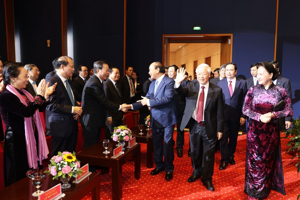 Tổng Bí thư, Chủ tịch nước Nguyễn Phú Trọng cùng các đồng chí lãnh đạo Đảng, Nhà nước tới tham dự buổi lễ. (Ảnh: Trí Dũng/TTXVN)