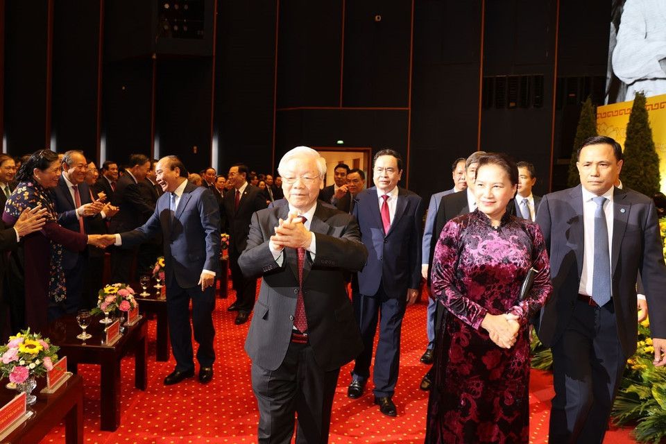 Tổng Bí thư, Chủ tịch nước Nguyễn Phú Trọng cùng các đồng chí lãnh đạo Đảng, Nhà nước tới tham dự buổi lễ. (Ảnh: Trí Dũng/TTXVN)