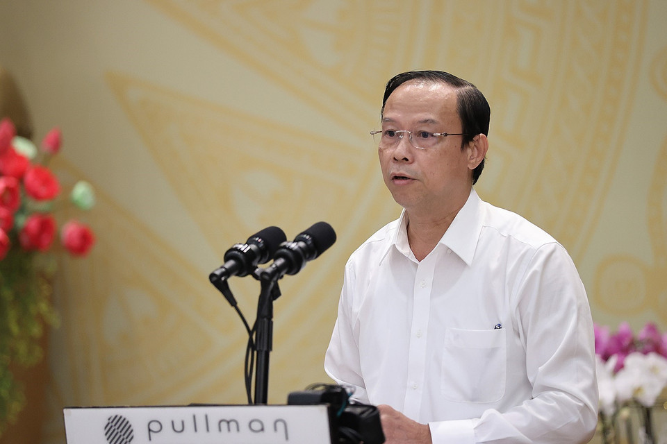 Chủ tịch tỉnh Bà Rịa-Vũng Tàu Nguyễn Văn Thọ báo cáo tình hình kinh tế-xã hội, quốc phòng-an ninh. (Ảnh: Dương Giang/TTXVN)