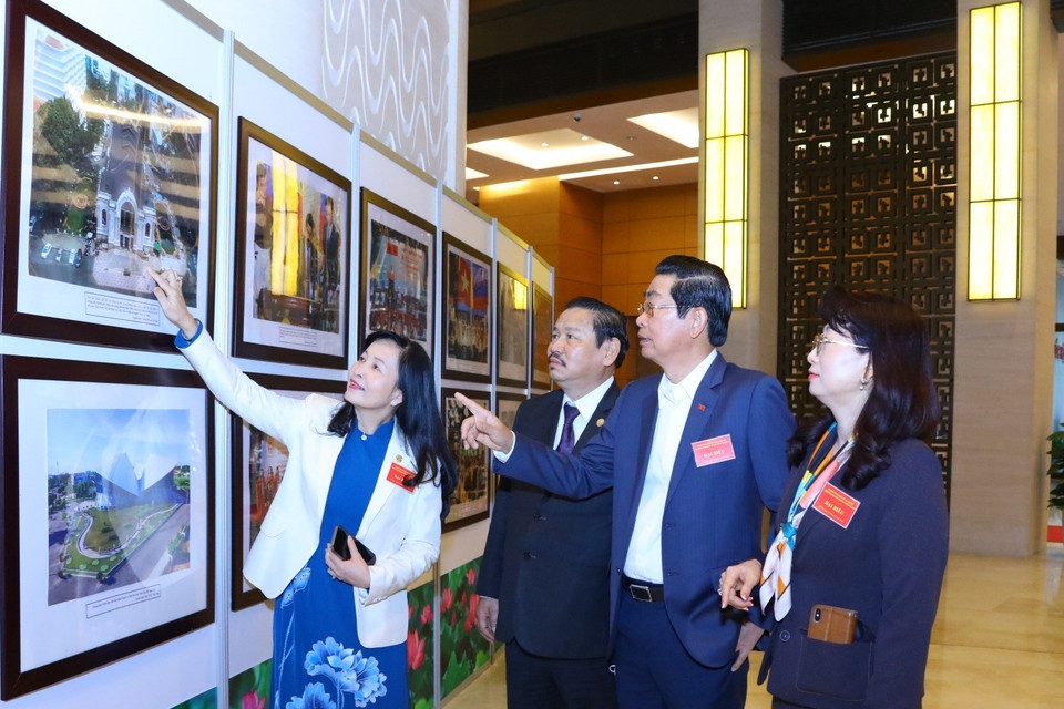 Sáng 24/11, tại Hội trường Diên Hồng (Nhà Quốc hội, Thủ đô Hà Nội), Ban Tuyên giáo Trung ương và Bộ Văn hóa, Thể thao và Du lịch tổ chức Hội nghị Văn hóa toàn quốc nhằm triển khai thực hiện Nghị quyết Đại hội XIII của Đảng trong công tác văn hóa, văn nghệ; kết quả xây dựng văn hóa, con người Việt Nam; đưa ra những thông điệp quan trọng về văn hóa; đánh giá thực trạng kết quả xây dựng văn hóa, con người Việt Nam sau 35 năm đổi mới; đề ra phương hướng, nhiệm vụ trọng tâm công tác văn hóa, văn nghệ trong giai đoạn 2021-2026, tầm nhìn đến năm 2045. (Ảnh: Văn Điệp/TTXVN)