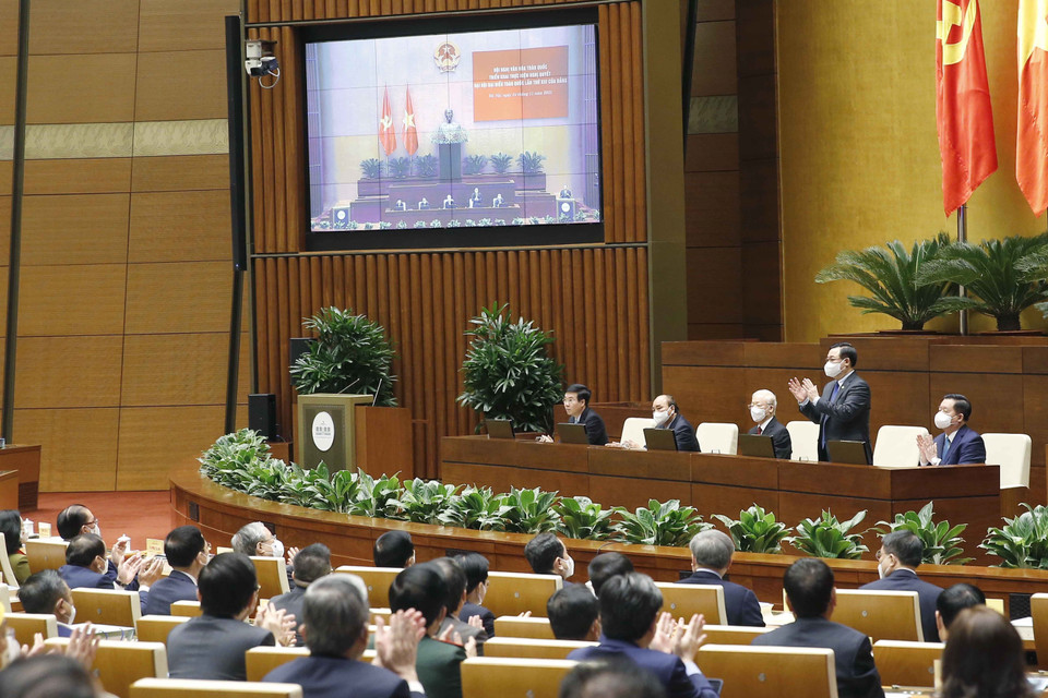 Tổng Bí thư Nguyễn Phú Trọng, Chủ tịch nước Nguyễn Xuân Phúc, Chủ tịch Quốc hội Vương Đình Huệ và các vị lãnh đạo Đảng, Nhà nước dự Hội nghị. (Ảnh: Doãn Tấn/TTXVN)