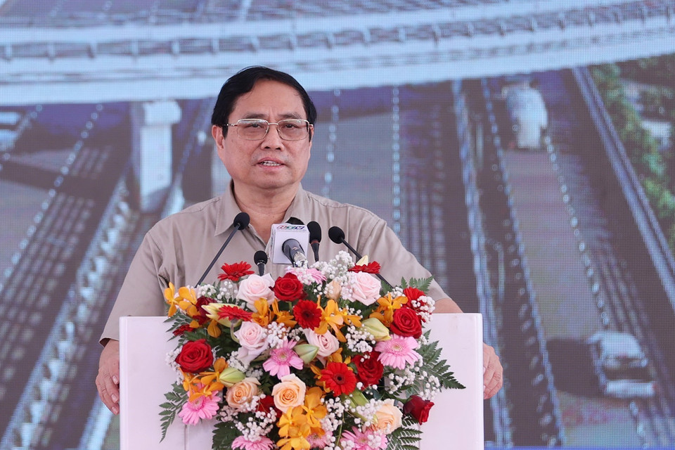 Thủ tướng Phạm Minh Chính phát lệnh khởi công Dự án đầu tư xây dựng đường Vành đai 3 Thành phố Hồ Chí Minh và 2 cao tốc Biên Hòa-Vũng Tàu, Khánh Hòa-Buôn Ma Thuột. (Ảnh: Dương Giang/TTXVN)