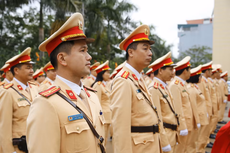 Lễ ra quân thực hiện cao điểm bảo đảm trật tự an toàn giao thông. (Ảnh: Doãn Tấn/TTXVN)