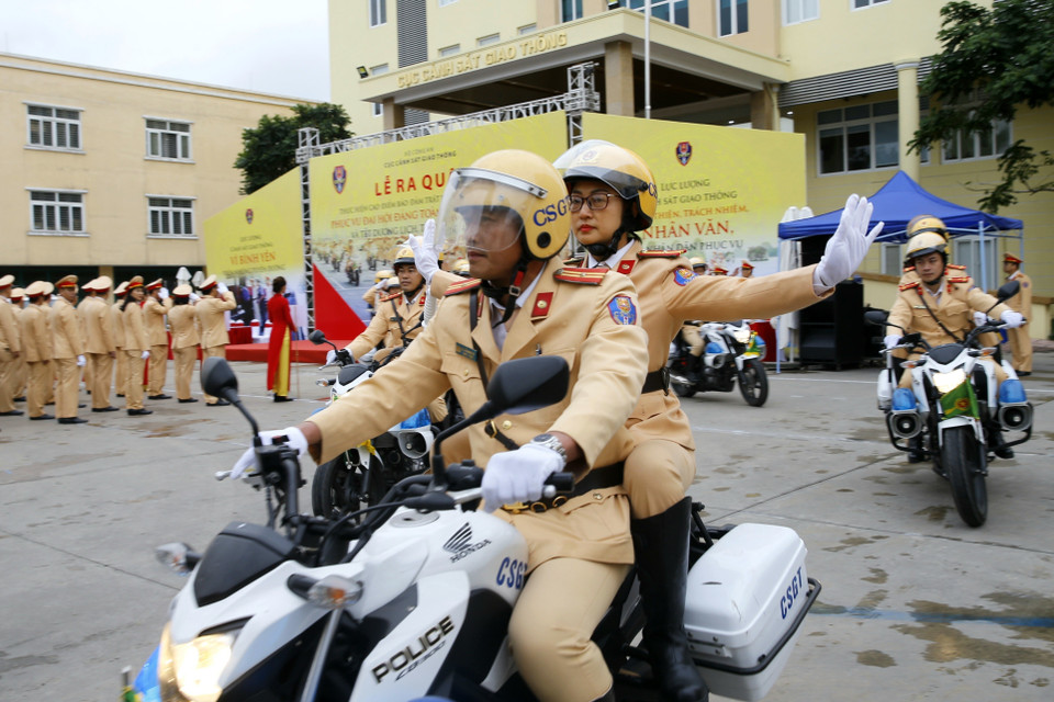 Lễ ra quân thực hiện cao điểm bảo đảm trật tự an toàn giao thông. (Ảnh: Doãn Tấn/TTXVN)