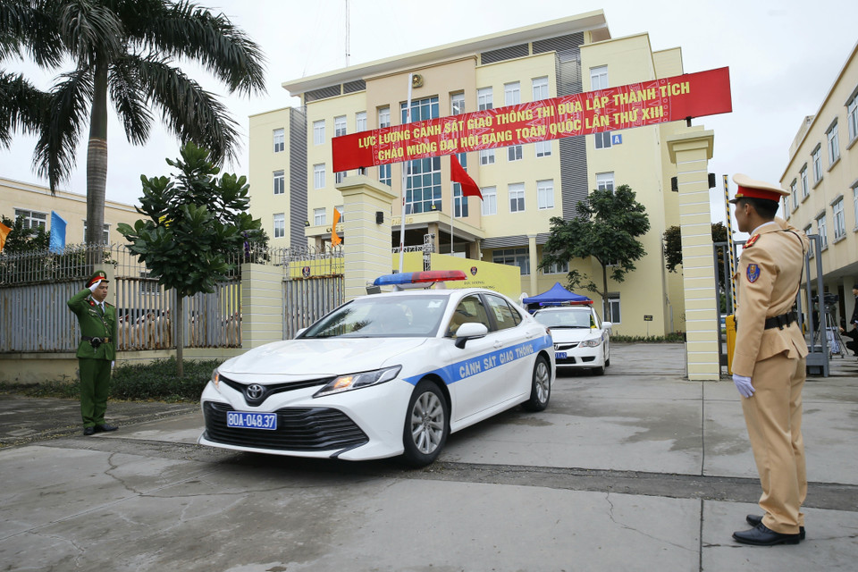 Lễ ra quân thực hiện cao điểm bảo đảm trật tự an toàn giao thông. (Ảnh: Doãn Tấn/TTXVN)