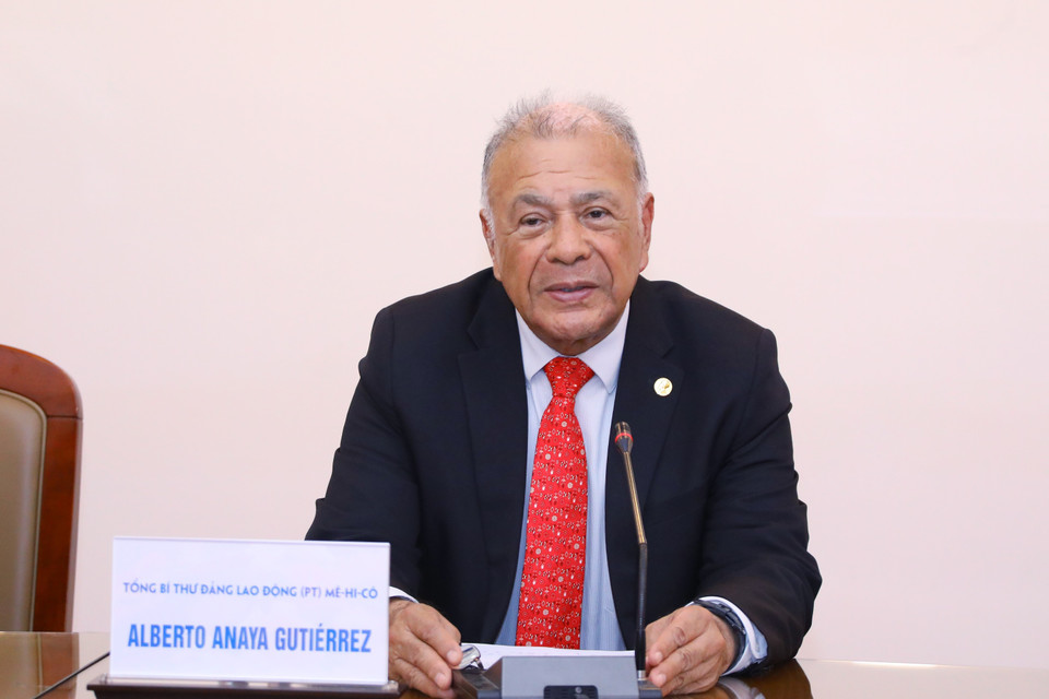 Tổng Bí thư Đảng Lao động Mexico Alberto Anaya Gutierrez phát biểu. (Ảnh: Văn Điệp/TTXVN)