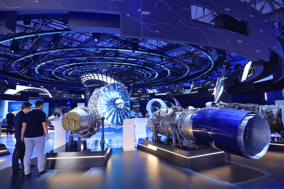 Gian trưng bày các mẫu động cơ nổi tiếng của các nhà thiết kế động cơ máy bay, tàu thủy và tên lửa của Nga. (Ảnh: Trần Hiếu/TTXVN)