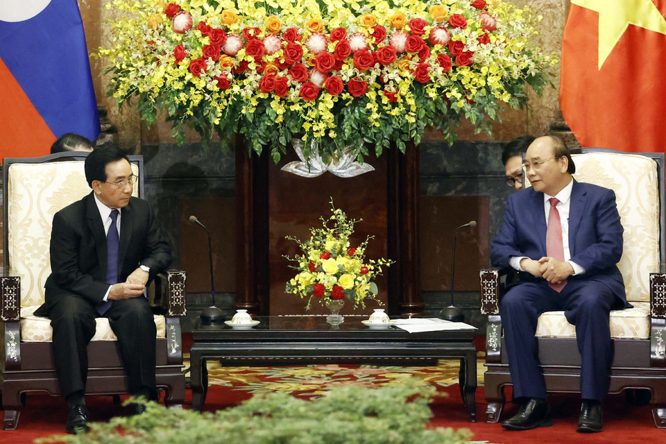 Chủ tịch nước Nguyễn Xuân Phúc tiếp Thủ tướng Lào Phankham Viphavanh thăm chính thức Việt Nam. (Ảnh: Thống Nhất/TTXVN)