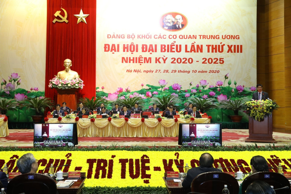 Đoàn Chủ tịch điều hành Đại hội. (Ảnh: Văn Điệp/TTXVN)