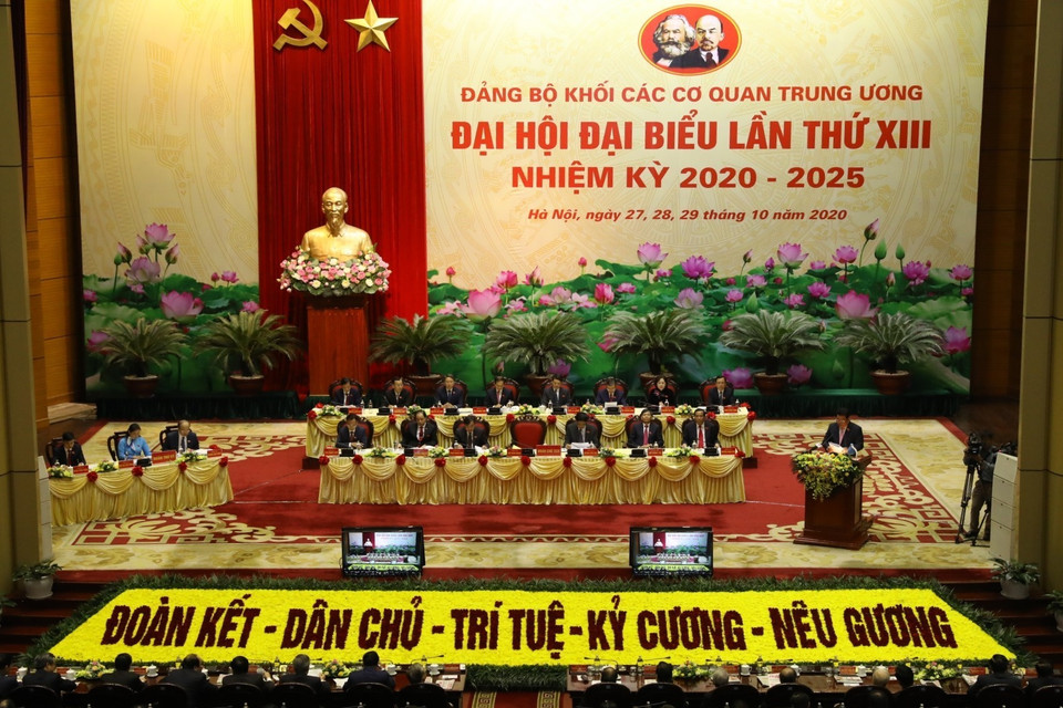 Đoàn Chủ tịch điều hành Đại hội. (Ảnh: Văn Điệp/TTXVN)