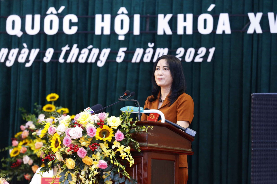 Ứng cử viên Nguyễn Hồng Vân, Phó Bí thư Đảng ủy Trường Đại học Hàng hải Việt Nam trình bày chương trình hành động. (Ảnh: Doãn Tấn/TTXVN)