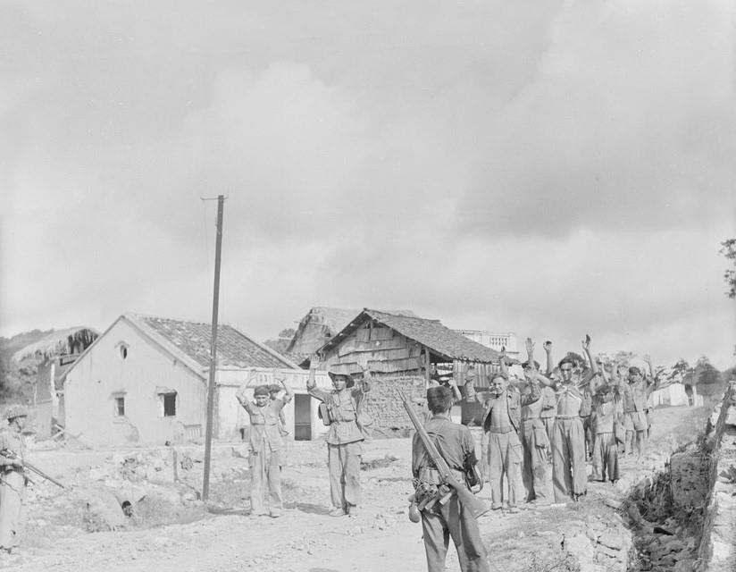 Cứu chữa thương binh tại mặt trận biên giới 1950. (Nguồn: TTXVN)