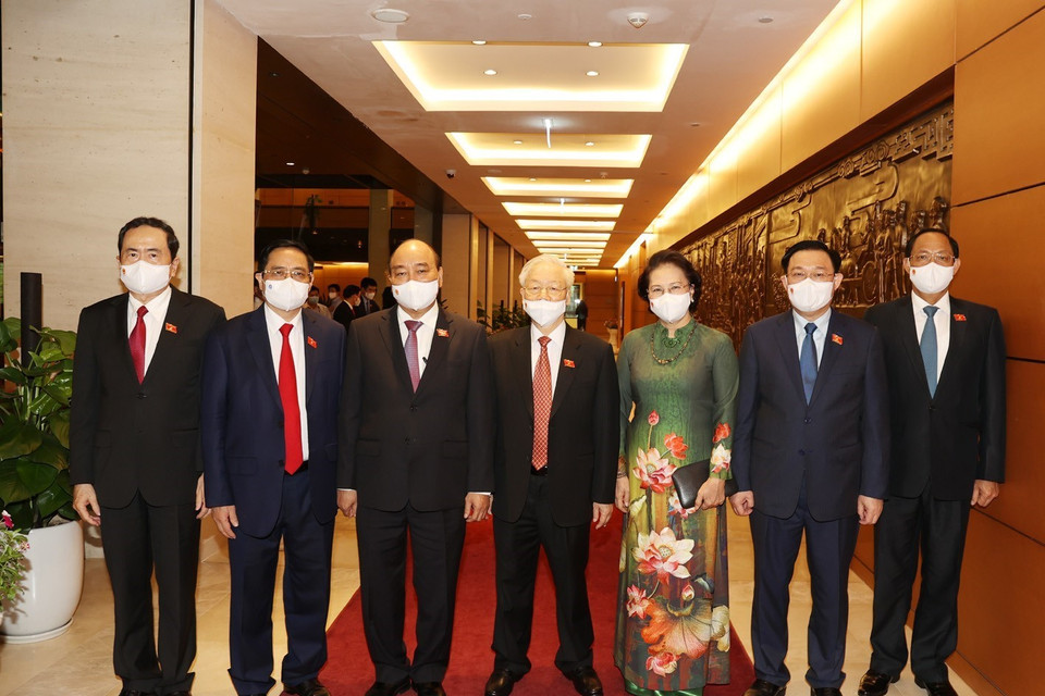 Tổng Bí thư Nguyễn Phú Trọng với các vị lãnh đạo, nguyên lãnh đạo Đảng, Nhà nước dự bế mạc Kỳ họp thứ nhất, Quốc hội khóa XV. (Ảnh: Trí Dũng/TTXVN)