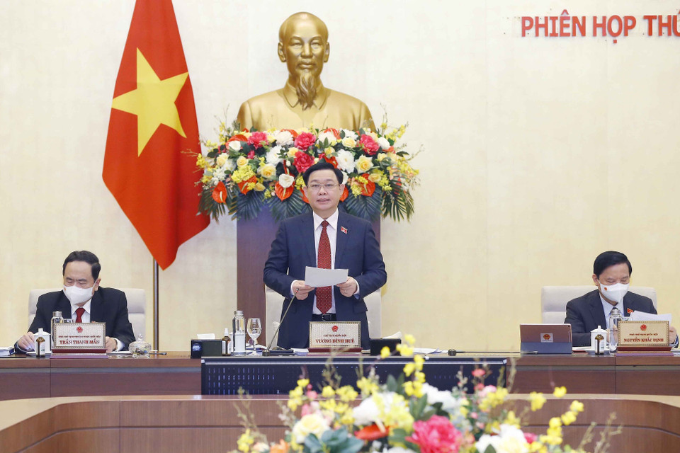 Sáng 8/12, tại Nhà Quốc hội, Chủ tịch Quốc hội Vương Đình Huệ chủ trì và phát biểu khai mạc Phiên họp thứ 6 của Ủy ban Thường vụ Quốc hội để cho ý kiến, thảo luận về dự án Luật sửa đổi, bổ sung một số điều của Luật Đầu tư công, Luật Đầu tư theo phương thức đối tác công tư, Luật Đầu tư, Luật Đấu thầu, Luật Điện lực, Luật Doanh nghiệp, Luật Thuế tiêu thụ đặc biệt và Luật Thi hành án dân sự. (Ảnh: Doãn Tấn/TTXVN)