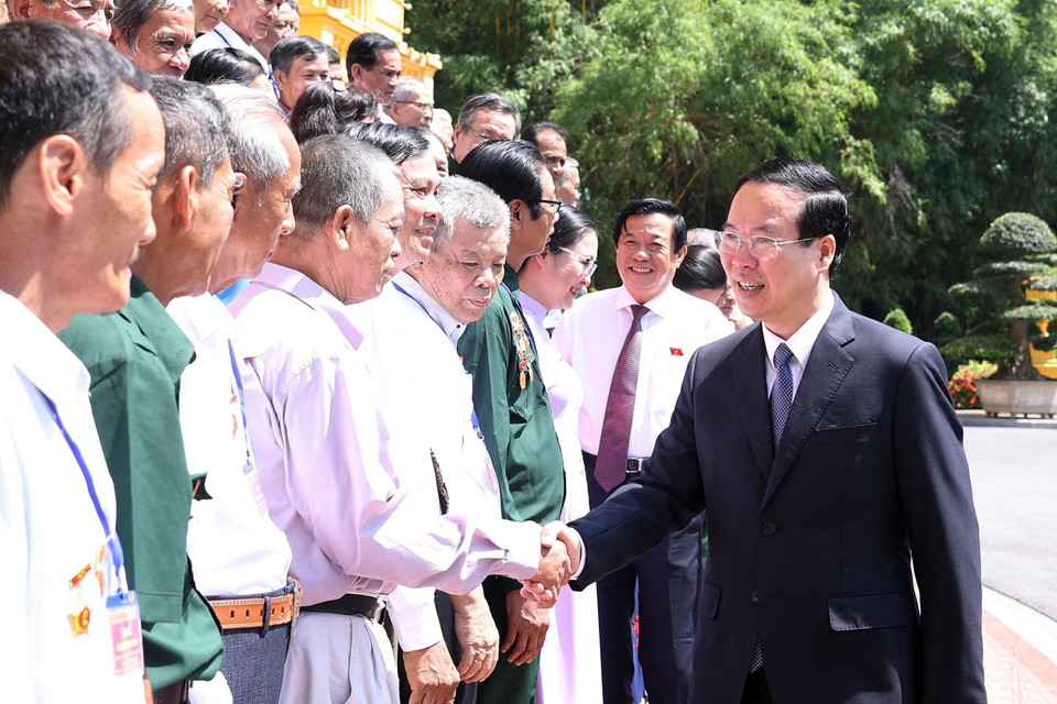 Chủ tịch nước Võ Văn Thưởng với các đại biểu. (Ảnh: Thống Nhất/TTXVN)