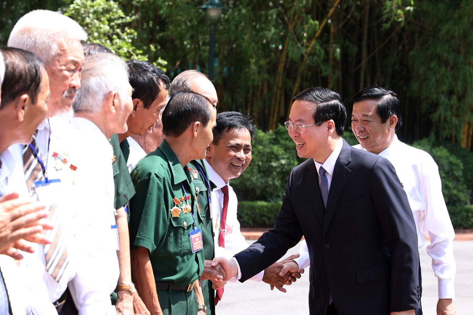 Chủ tịch nước Võ Văn Thưởng với các đại biểu. (Ảnh: Thống Nhất/TTXVN)