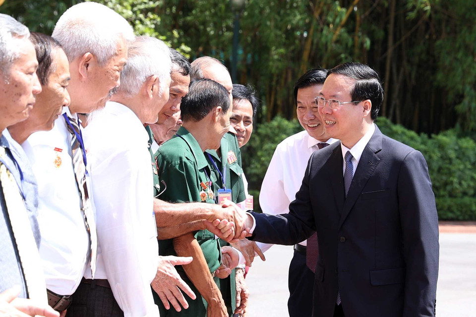 Chủ tịch nước Võ Văn Thưởng với các đại biểu. (Ảnh: Thống Nhất/TTXVN)