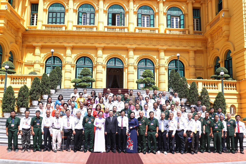 Chủ tịch nước Võ Văn Thưởng với các đại biểu. (Ảnh: Thống Nhất/TTXVN)