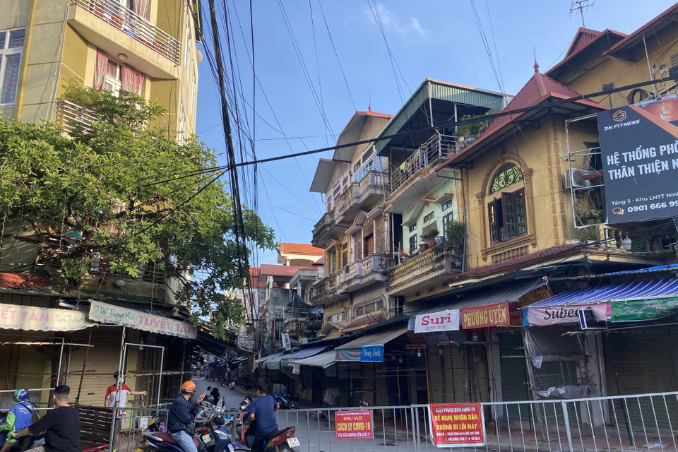 Xã Ninh Hiệp đã cho thành lập 8 điểm kiểm soát tại địa bàn và nhà riêng của các ca nghi F0. (Ảnh: Mạnh Khánh/TTXVN)