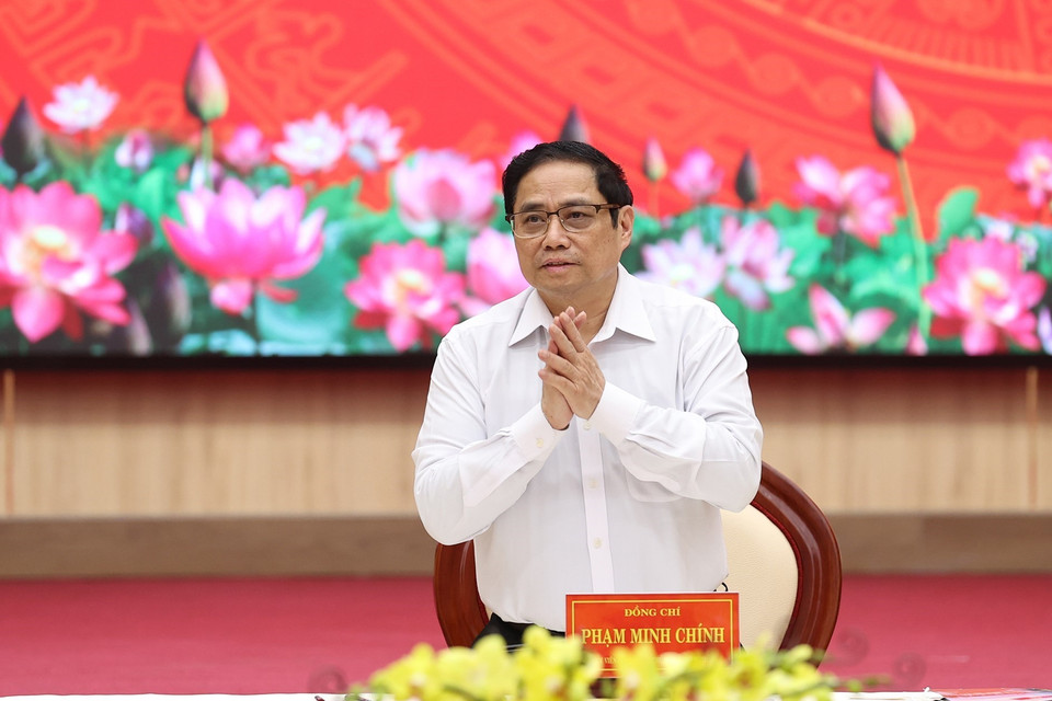 Thủ tướng Phạm Minh Chính chủ trì buổi làm việc với lãnh đạo chủ chốt tỉnh Kiên Giang. (Ảnh: Dương Giang/TTXVN)