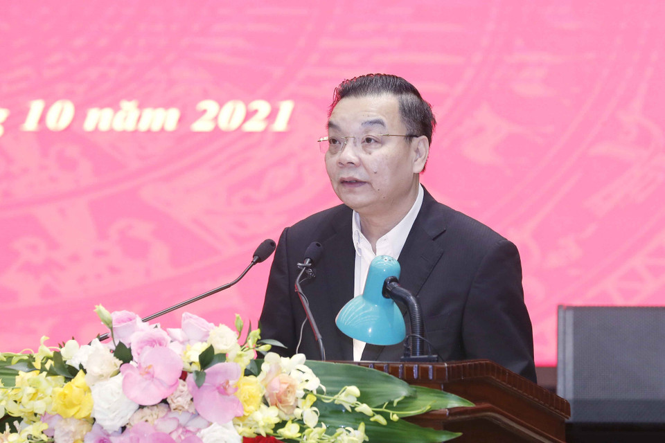 Chủ tịch Ủy ban Nhân dân Thành phố Hà Nội Chu Ngọc Anh báo cáo một số nội dung về công tác xây dựng dự thảo Luật Thủ đô (sửa đổi). (Ảnh: Doãn Tấn/TTXVN)