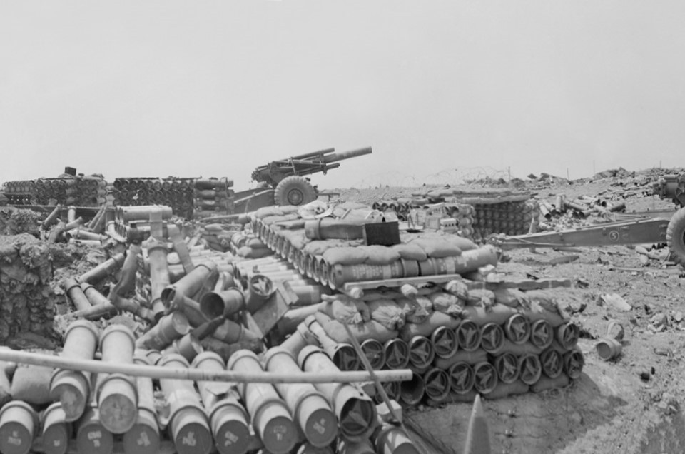 Trận địa pháo của địch ở đồi A Rinh bị quân giải phóng tiêu diệt. (Ảnh: Lương Nghĩa Dũng/TTXVN)