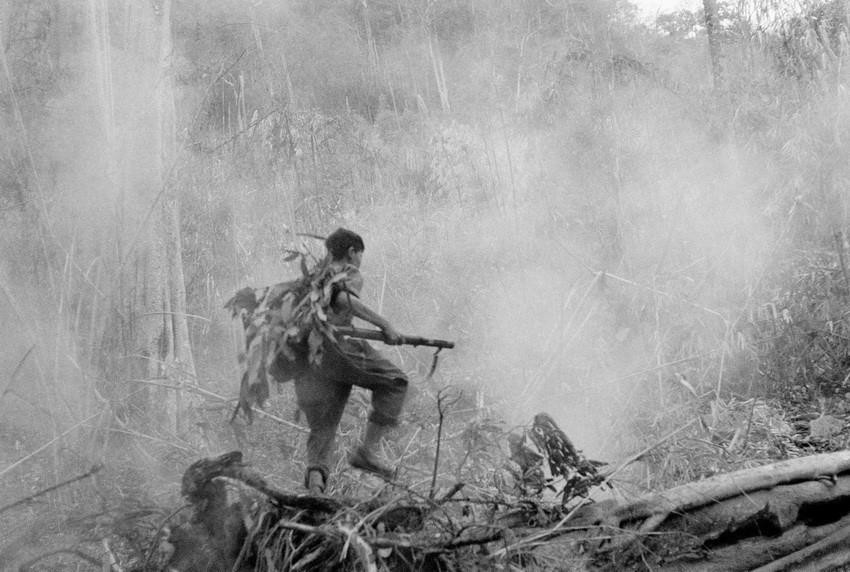 Bằng sức mạnh của lực lượng binh chủng hợp thành, trong quá trình chiến đấu, thế trận phản công của ta chuyển hóa thành thế trận tiến công truy kích, làm thất bại hoàn toàn kế hoạch tiến công của địch. (Ảnh: Hồng Thụ/TTXVN)