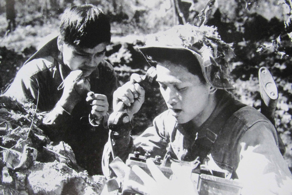 Lực lượng thông tin đảm bảo liên lạc thông suốt mọi tình huống, góp phần làm nên chiến thắng Đường 9 - Nam Lào, mùa Xuân 1971. (Ảnh: Tư liệu/TTXVN phát)