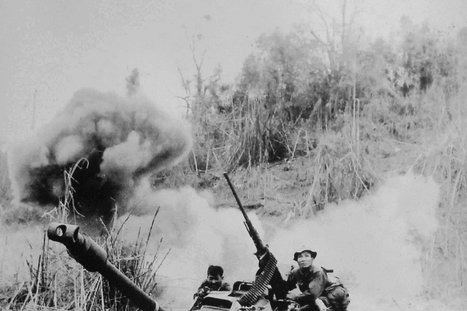 Xe tăng M-41 của Mỹ bị quân giải phóng chiếm và sử dụng để đánh địch trong chiến dịch đường 9 - Nam Lào, mùa Xuân năm 1971. (Ảnh: Tư liệu/TTXVN phát)