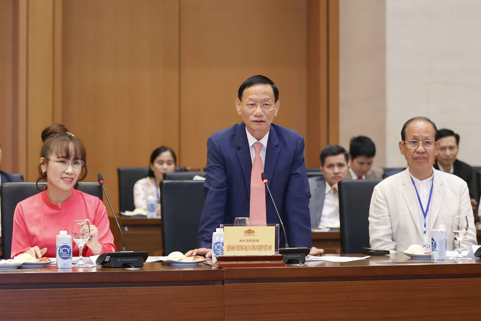 Ông Vũ Văn Tiền - Chủ tịch Hội đồng Quản trị, Tổng Giám đốc Tập đoàn GELEXIMCO - phát biểu tại buổi gặp mặt. (Ảnh: Doãn Tấn/TTXVN)