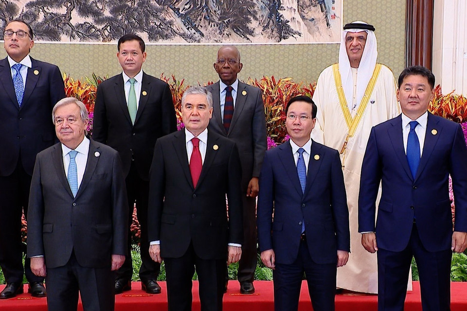 Chủ tịch nước Võ Văn Thưởng và các trưởng đoàn tham dự Hội nghị. (Ảnh: TTXVN phát)