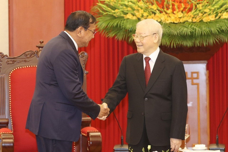 Sáng 18/10, tại Trụ sở Trung ương Đảng, Tổng Bí thư Nguyễn Phú Trọng tiếp Ủy viên Ban Thường vụ, Trưởng Ban Đối ngoại Trung ương Đảng Nhân dân Campuchia Prak Sokhonn đang thăm, làm việc tại Việt Nam. (Ảnh: Trí Dũng/TTXVN)