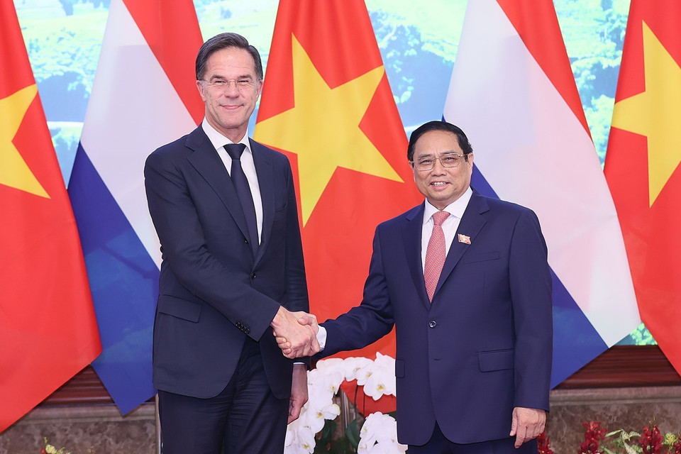 Thủ tướng Phạm Minh Chính và Thủ tướng Hà Lan Mark Rutte. (Ảnh: Dương Giang/TTXVN)
