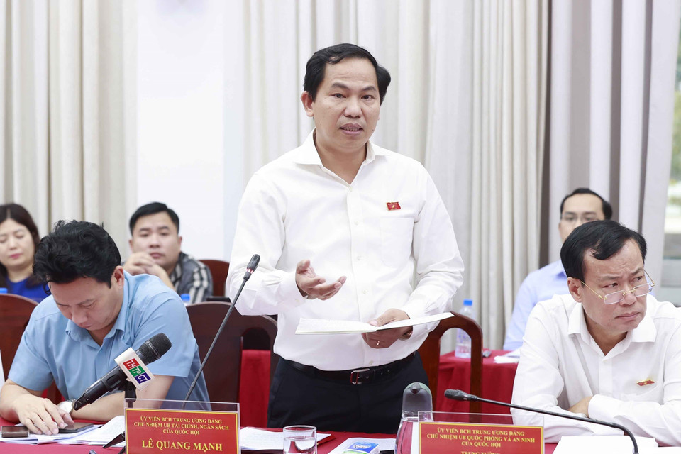 Chủ nhiệm Ủy ban Tài chính, Ngân sách của Quốc hội Lê Quang Mạnh phát biểu. (Ảnh: Doãn Tấn/TTXVN)