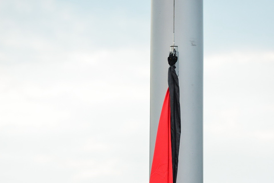 Nghi lễ thượng cờ rủ tại quảng trường Ba Đình, sáng 26/9/2018. (Nguồn: TTXVN phát)