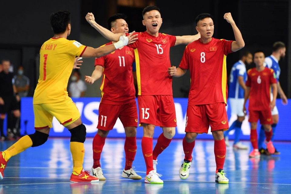 Bàn thắng này là điểm sáng duy nhất của đội tuyển futsal Việt Nam trước đối thủ Brazil ở ngày mở màn FIFA Futsal World Cup 2021 tại Litva. (Ảnh: Getty Images)